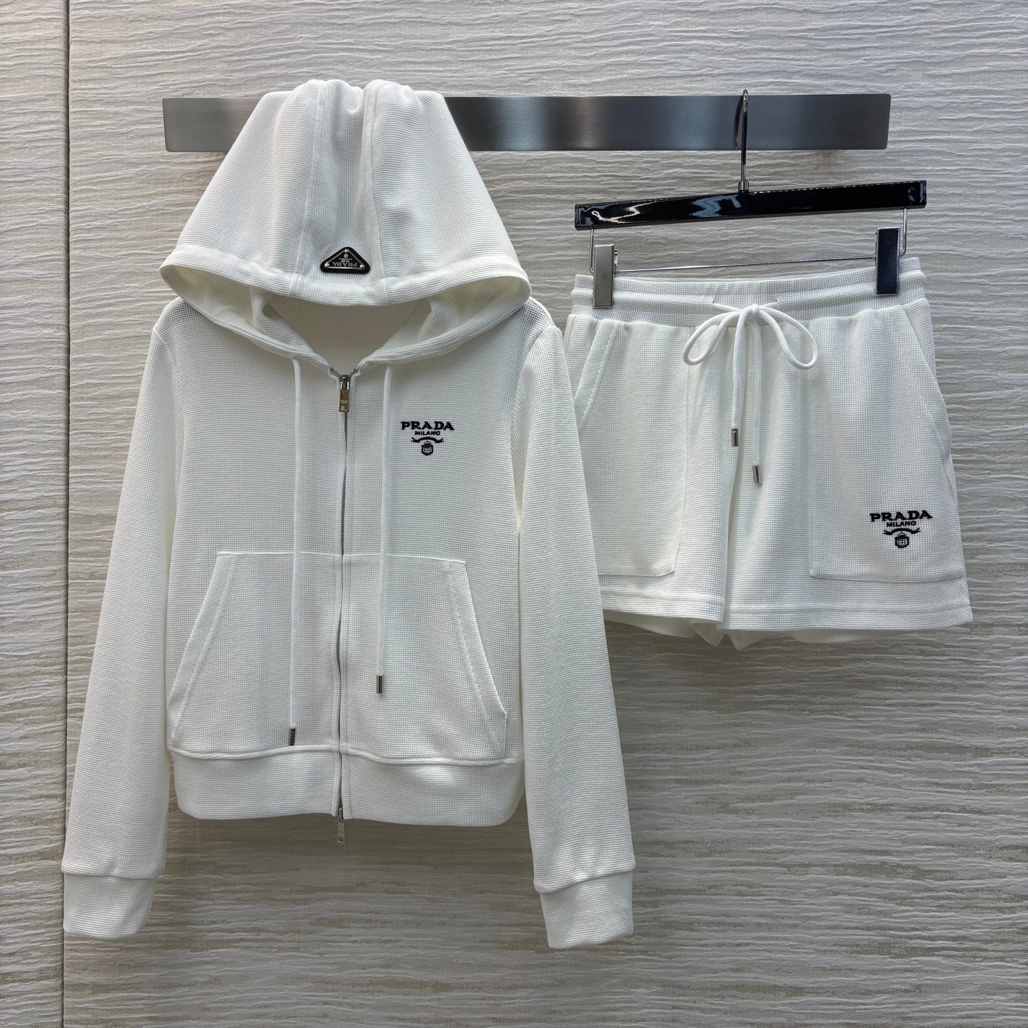 PRA* 25 Hoodies + Elastic Shorts