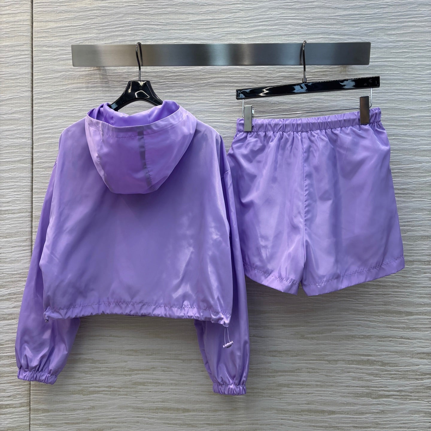 MIU* 25SS anti-hooded zip-up jacket + high-waisted shorts set