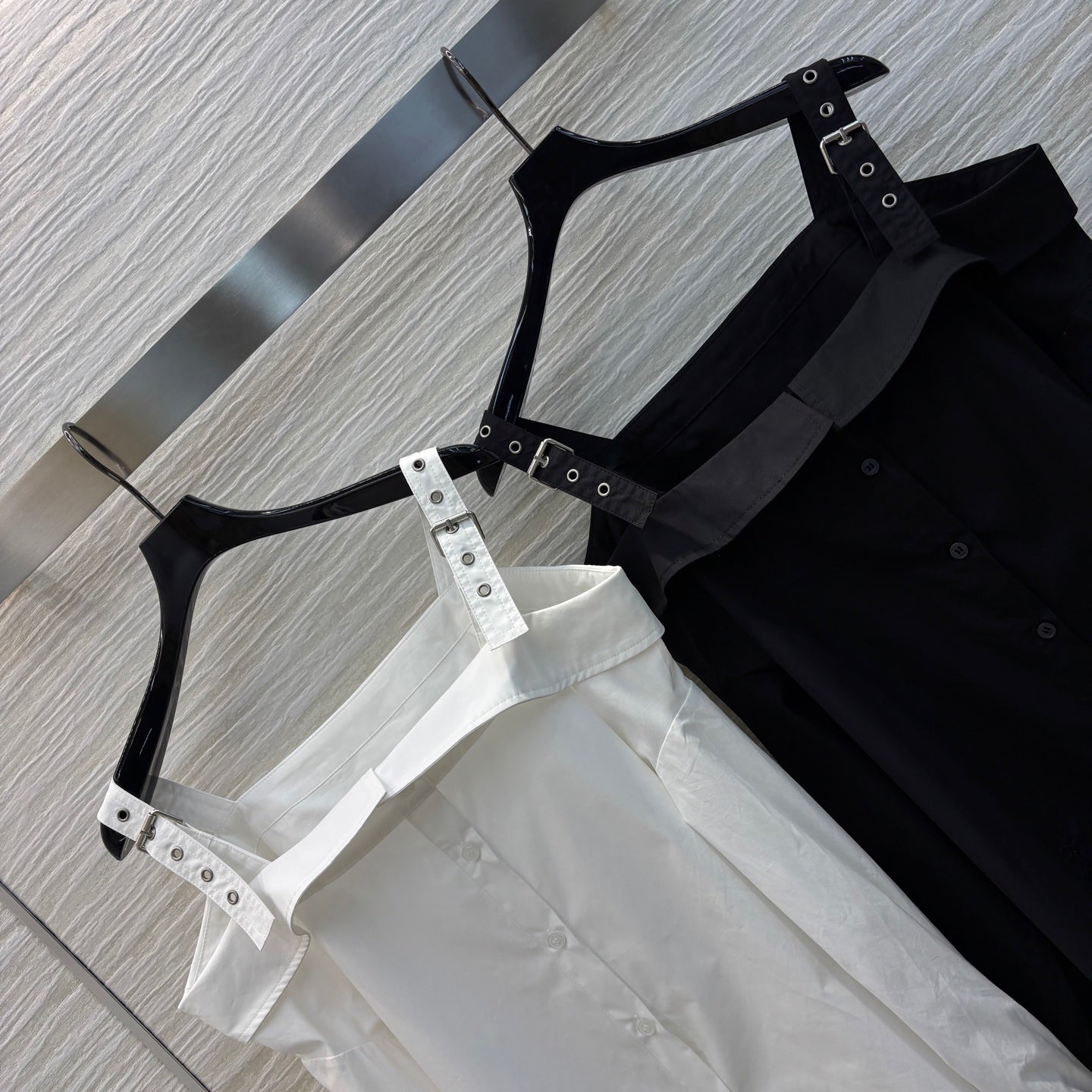 DIO* 25SS one-shoulder shirt