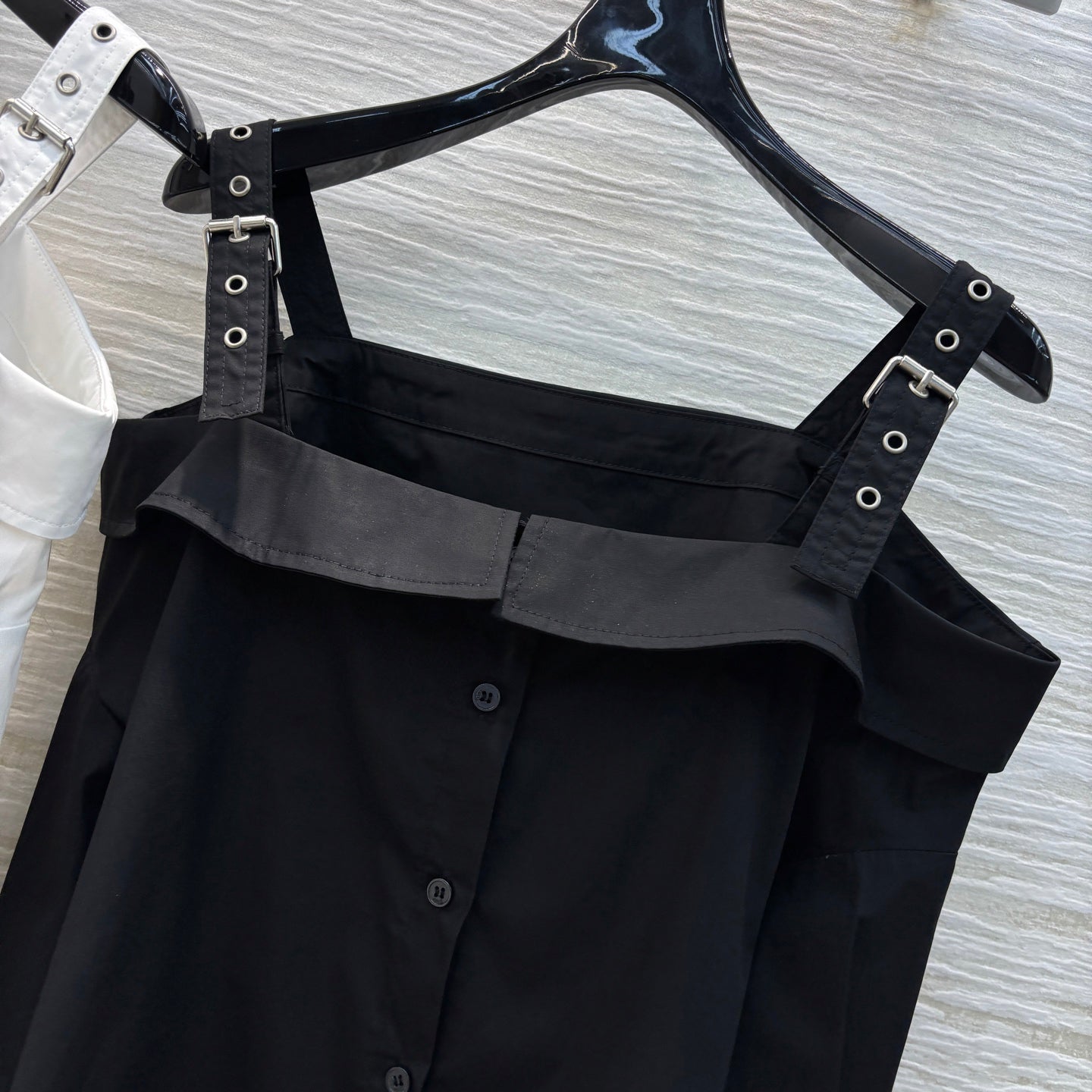 DIO* 25SS one-shoulder shirt