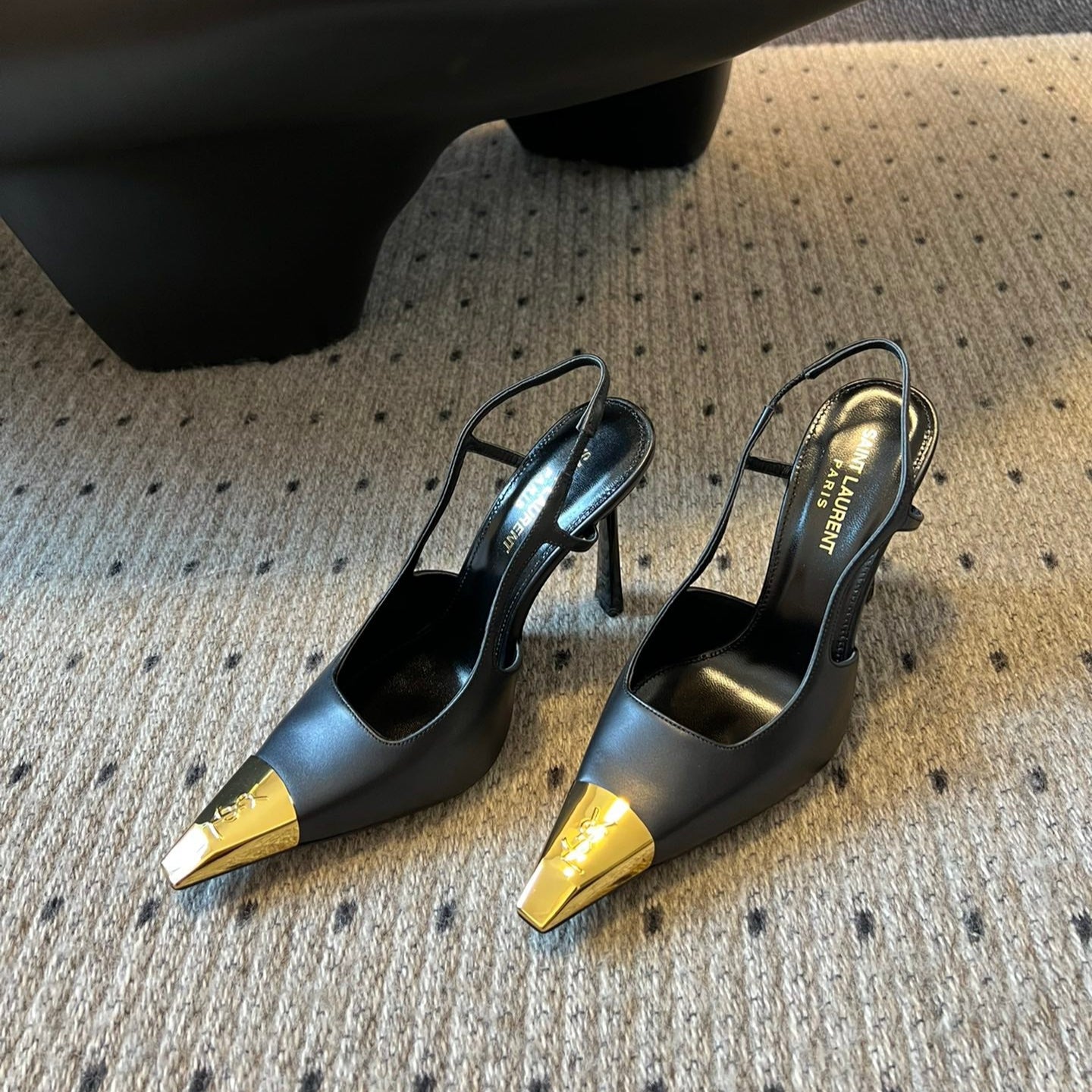 YSL*Metallic Toe Sandals