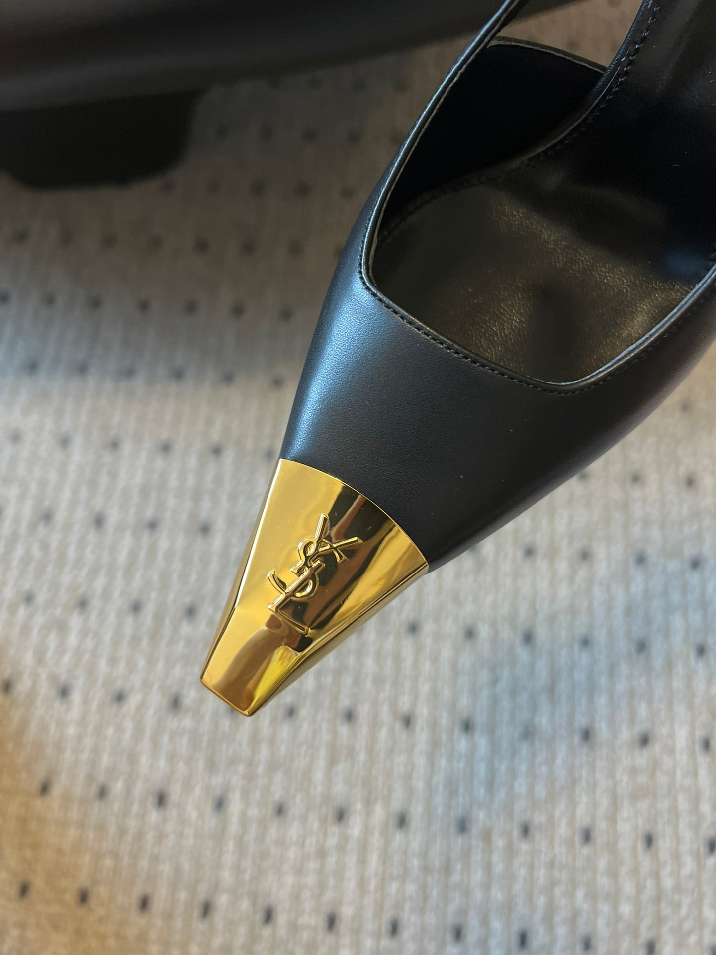 YSL*Metallic Toe Sandals