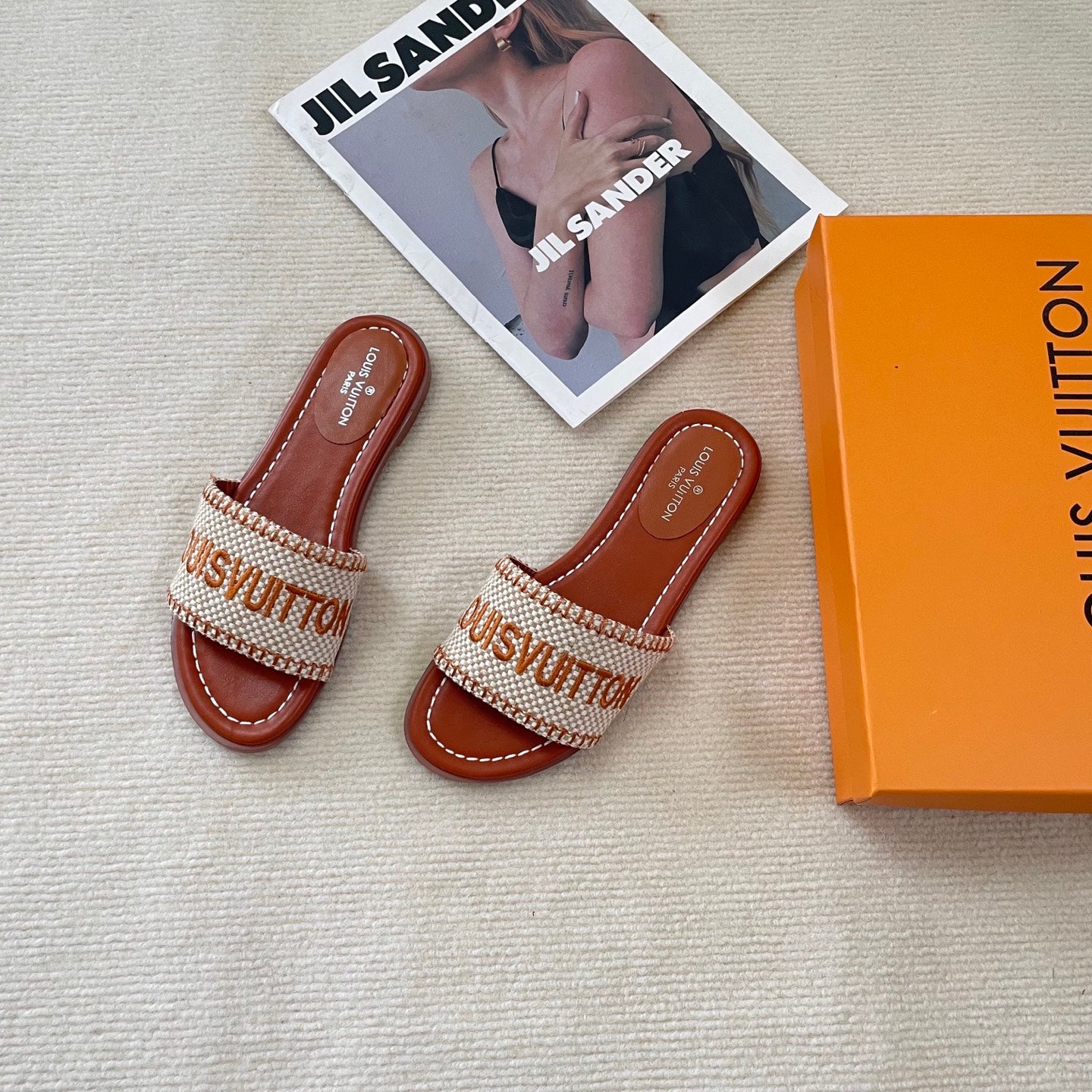 LOU* 25 embroidered flats