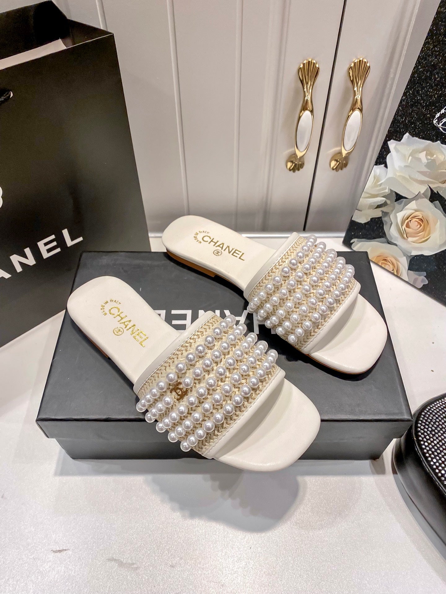 CHAN* 25 Pearl Flat Slippers