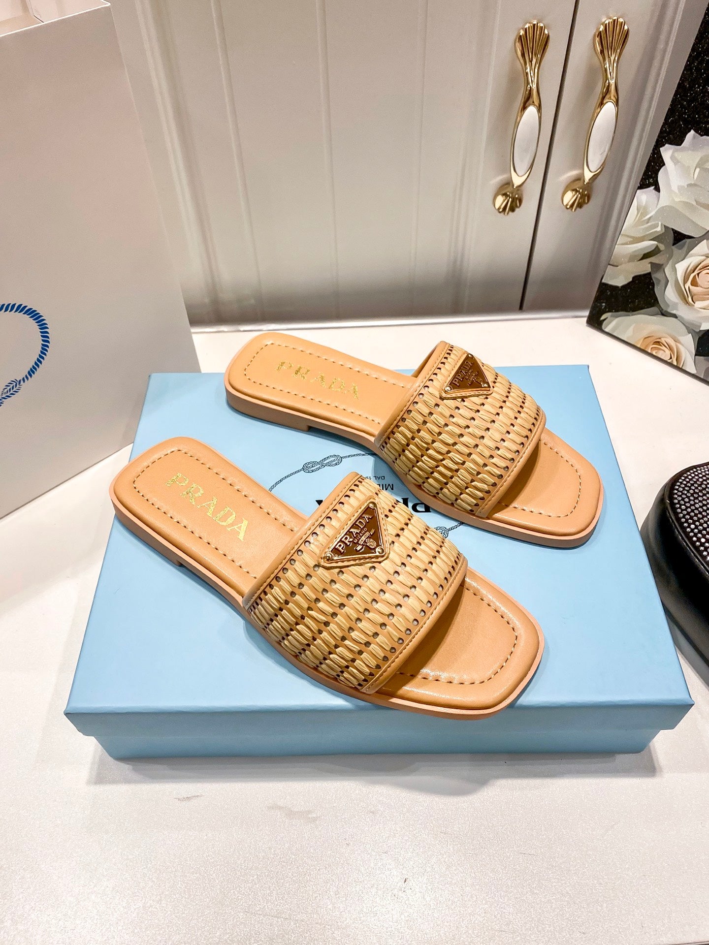 PRA* 25 Woven Slippers