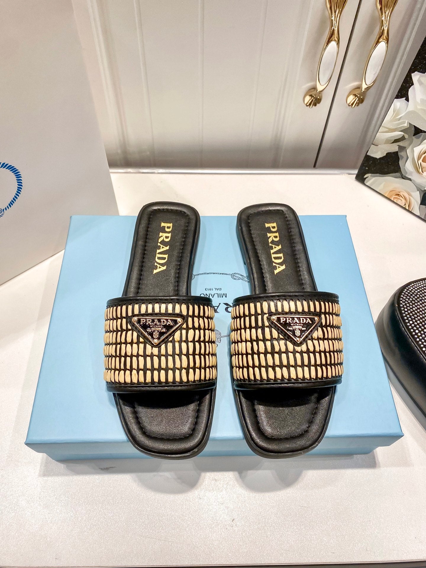 PRA* 25 Woven Slippers