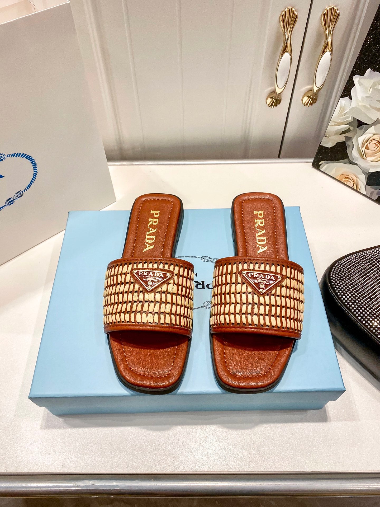PRA* 25 Woven Slippers