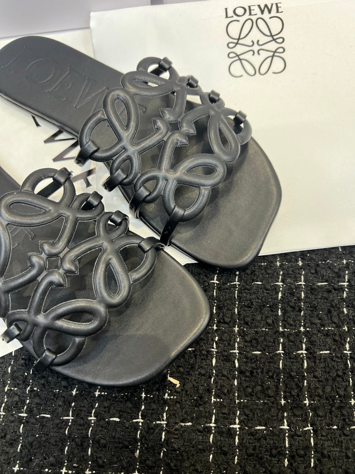 Loe*25 hollow slippers