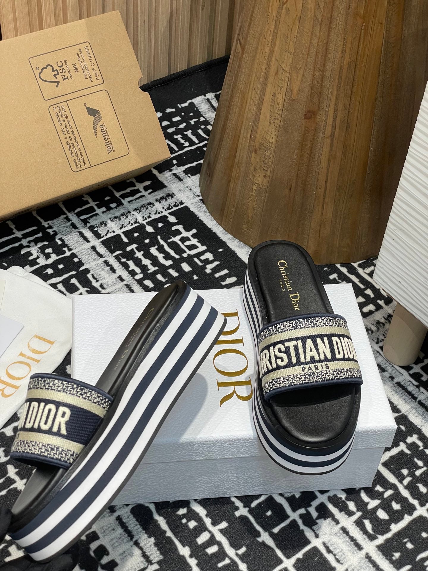 DIO* 25SS embroidered thick-soled slippers VIP