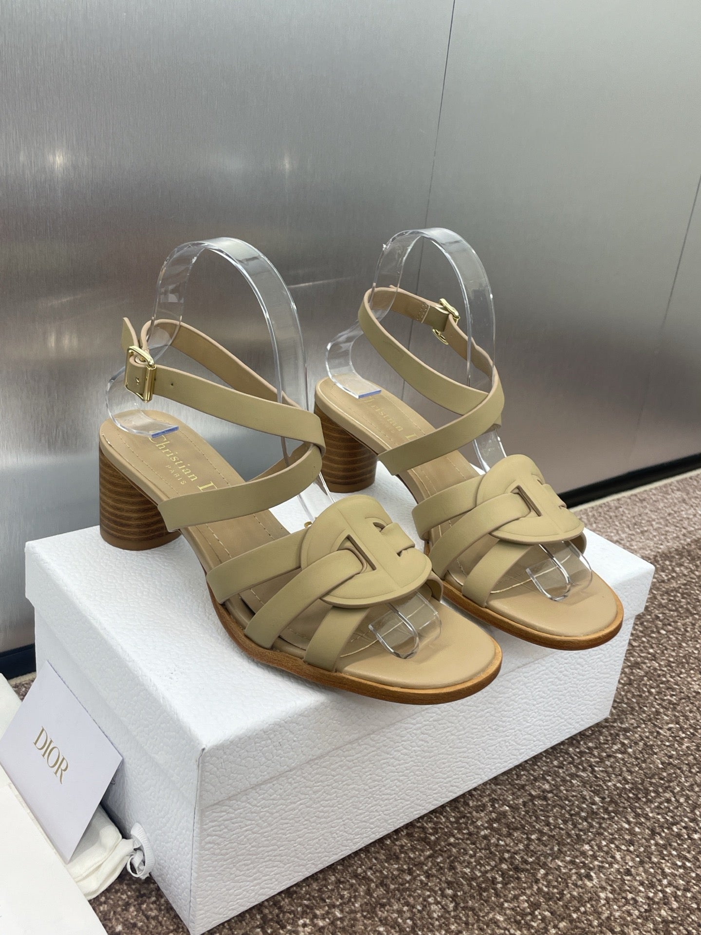 DIO* 25SSCD lettering high-heeled sandals VIP