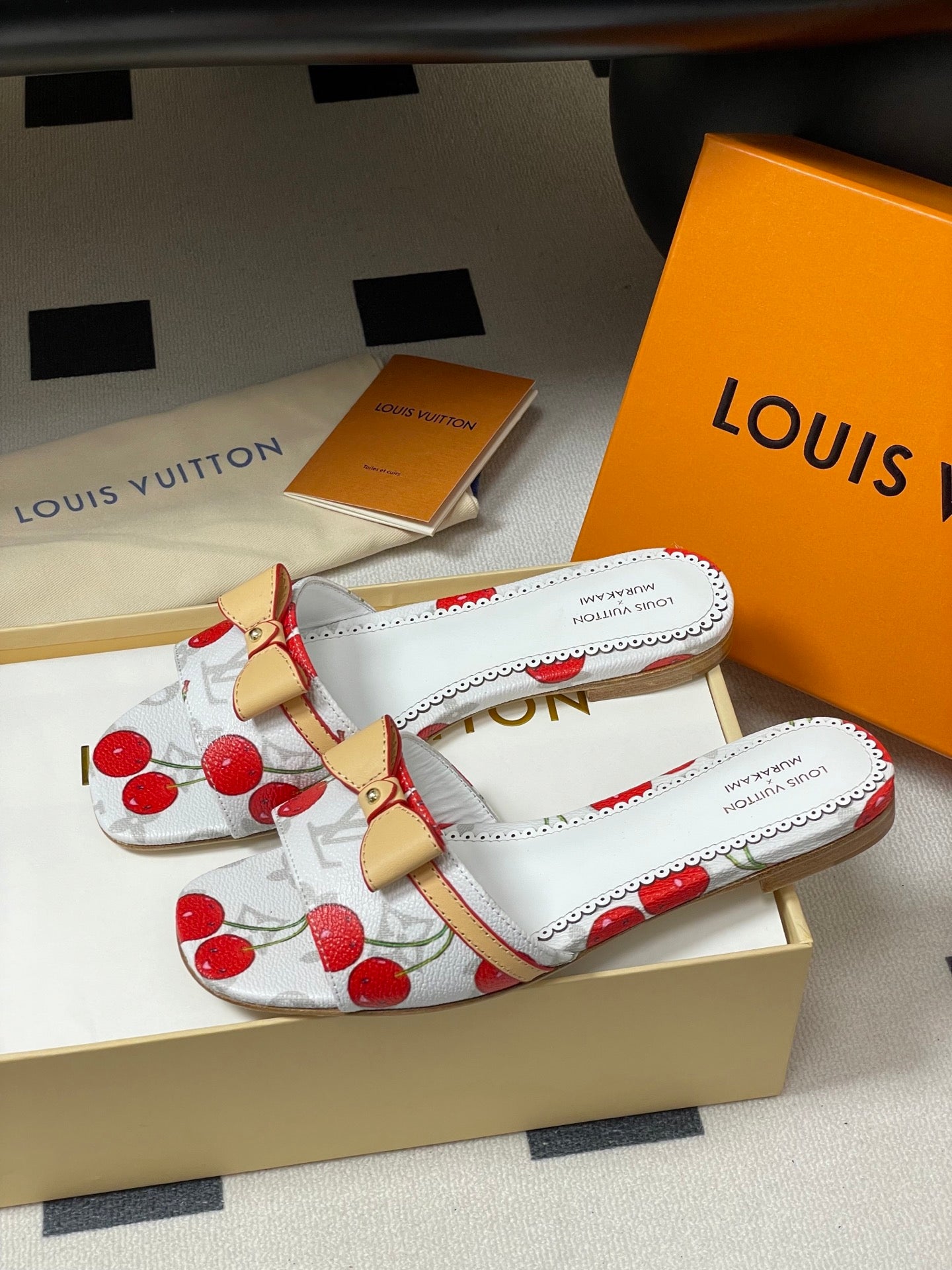 LOU* 25SS cherry slippers VIP