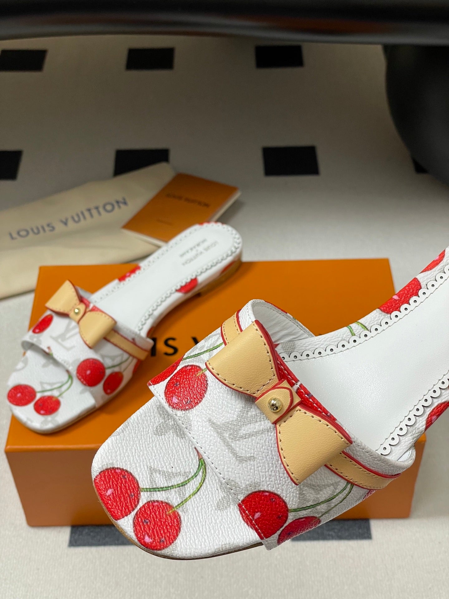 LOU* 25SS cherry slippers VIP