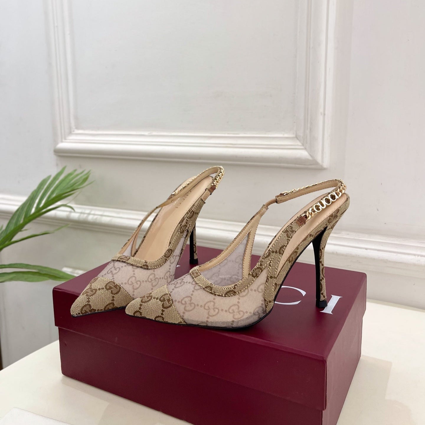 GU* 25SS pointed high heel sandals VIP