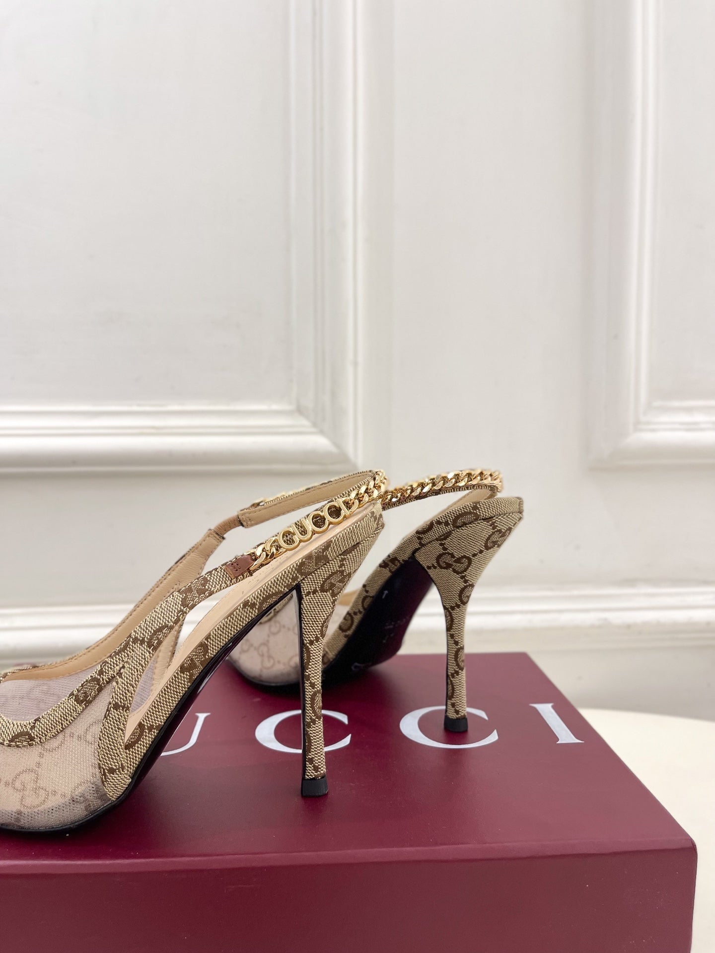 GU* 25SS pointed high heel sandals VIP