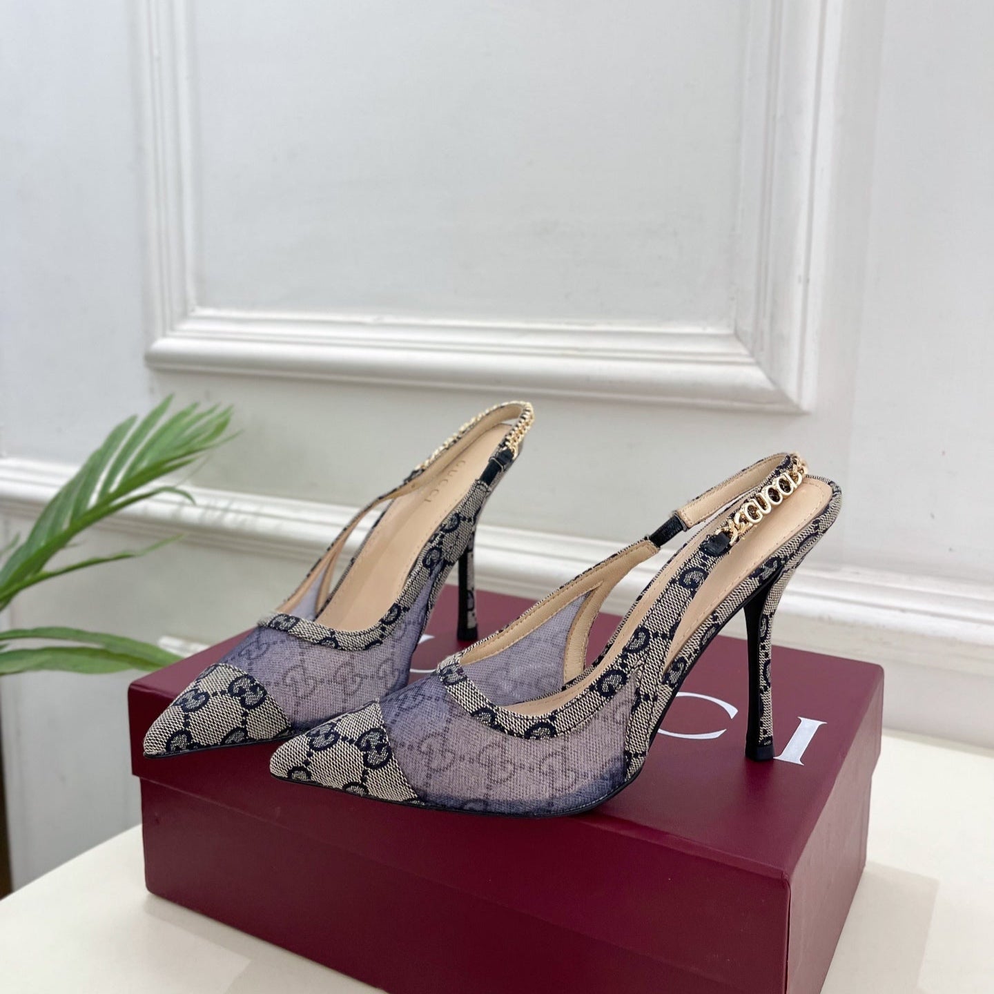 GU* 25SS pointed high heel sandals VIP