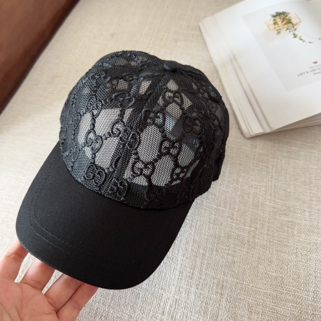 GU* 25SS Embroidered Baseball Cap