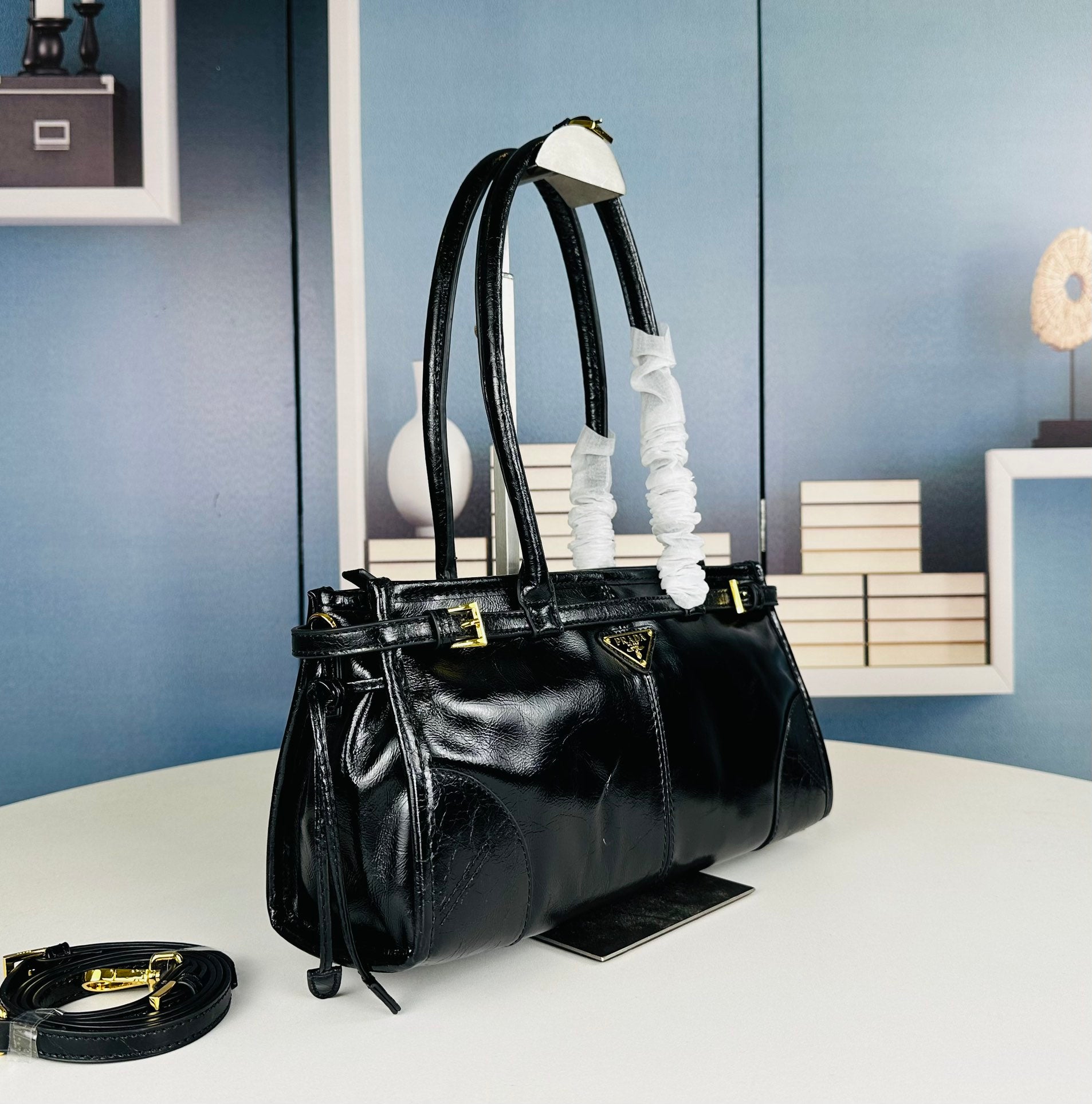 Top layer cowhide handbag