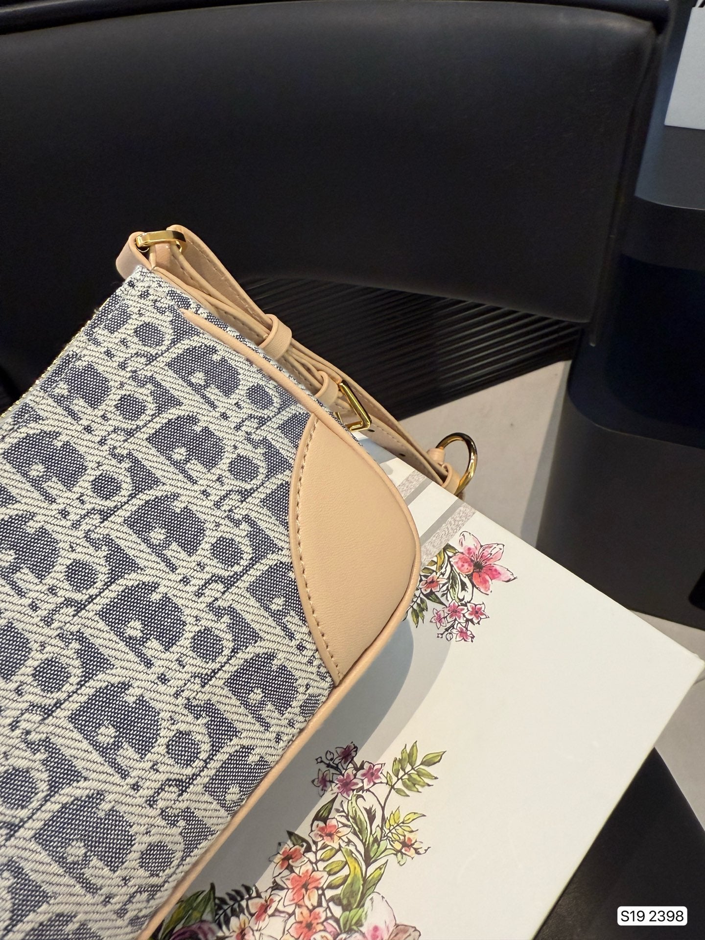 DIO* 25SS Underarm Bag