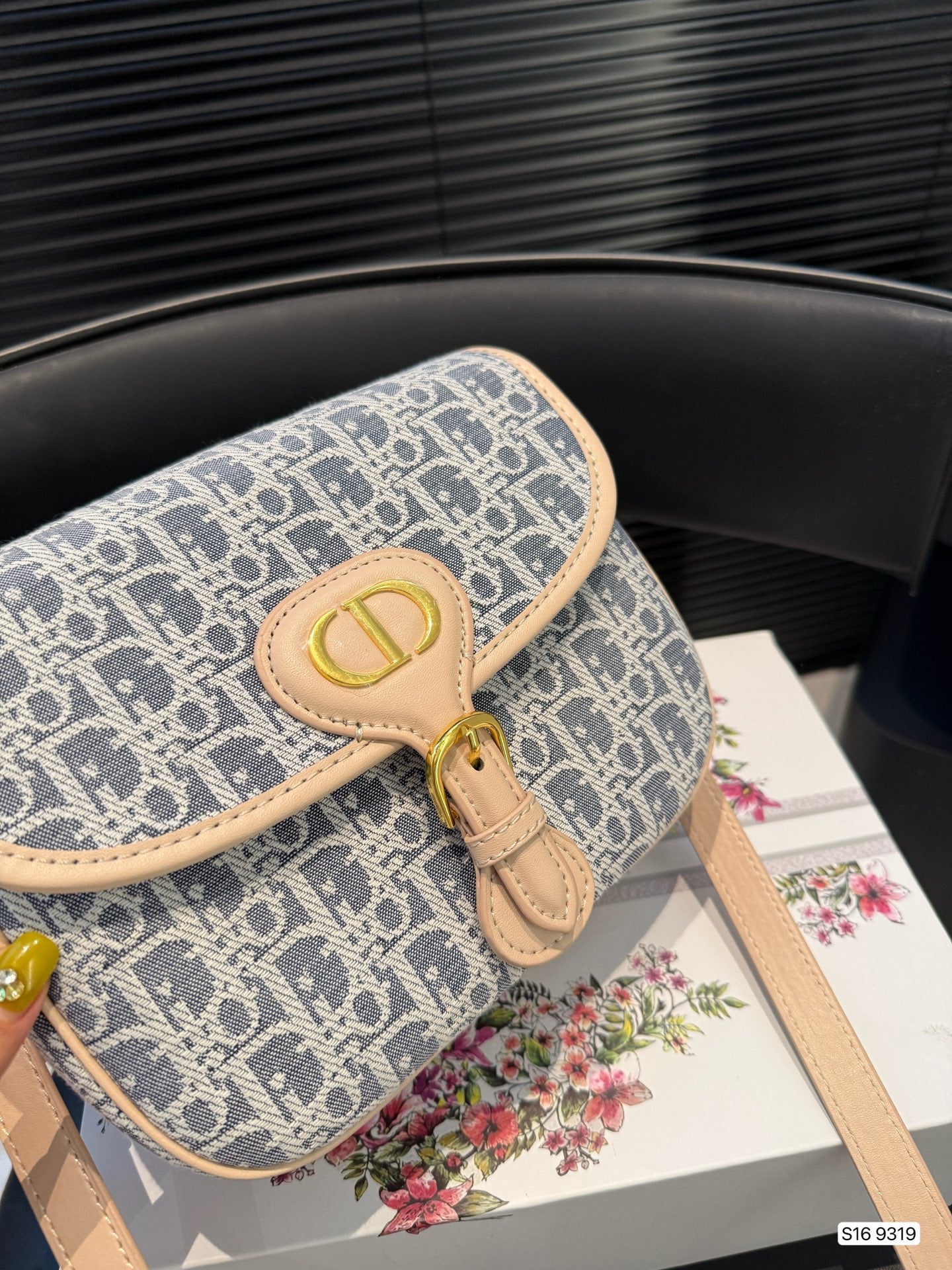 DIO* 25SS Crossbody Bag