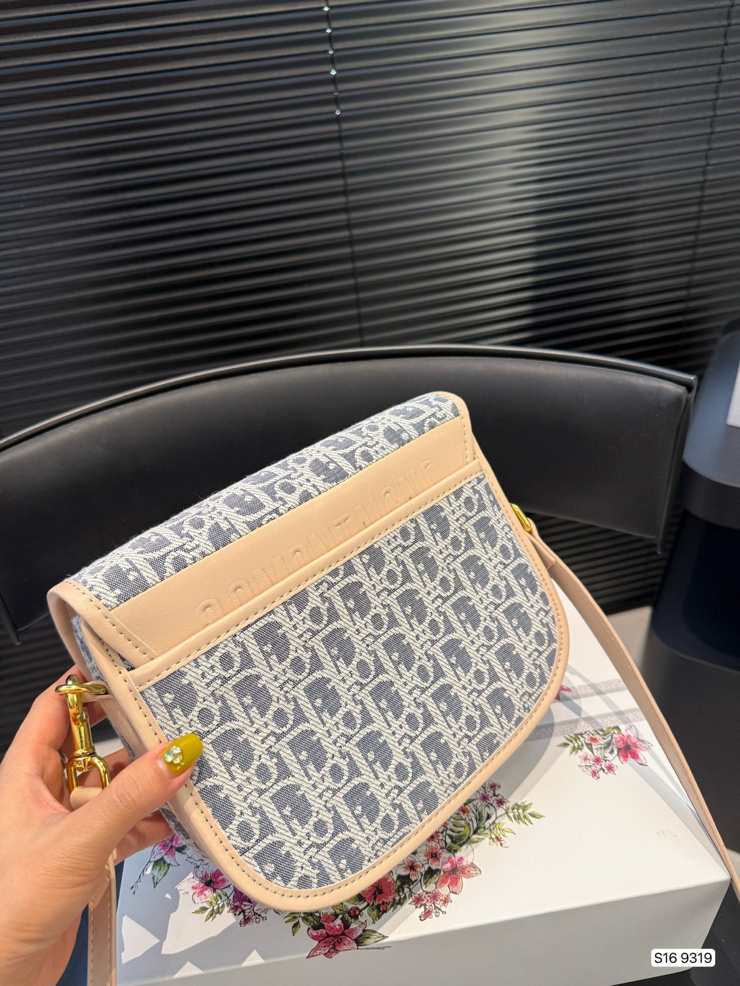 DIO* 25SS Crossbody Bag