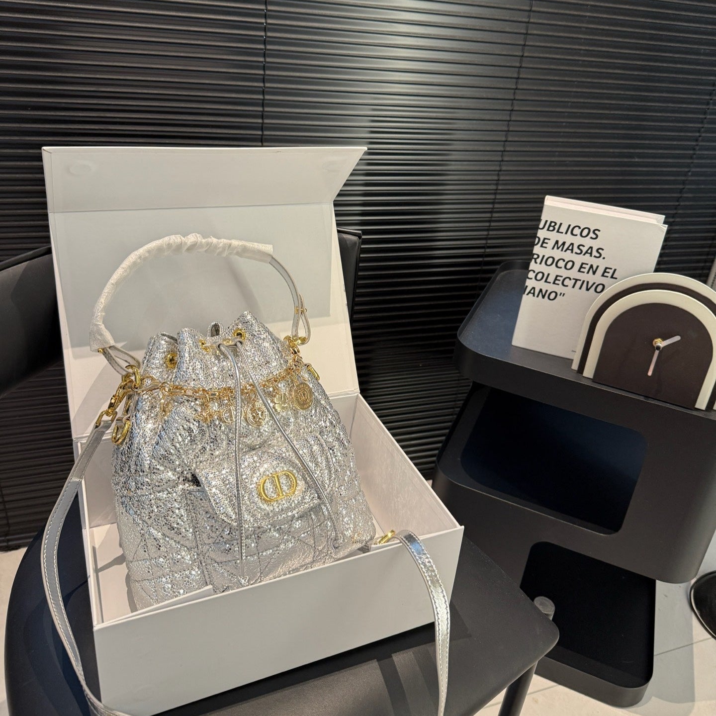 DIO* 25SS Bucket Bag