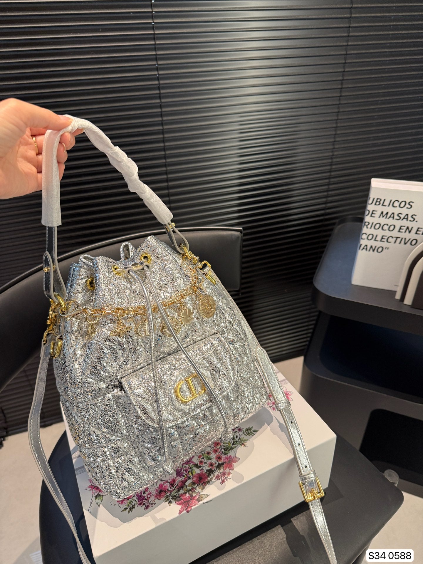 DIO* 25SS Bucket Bag