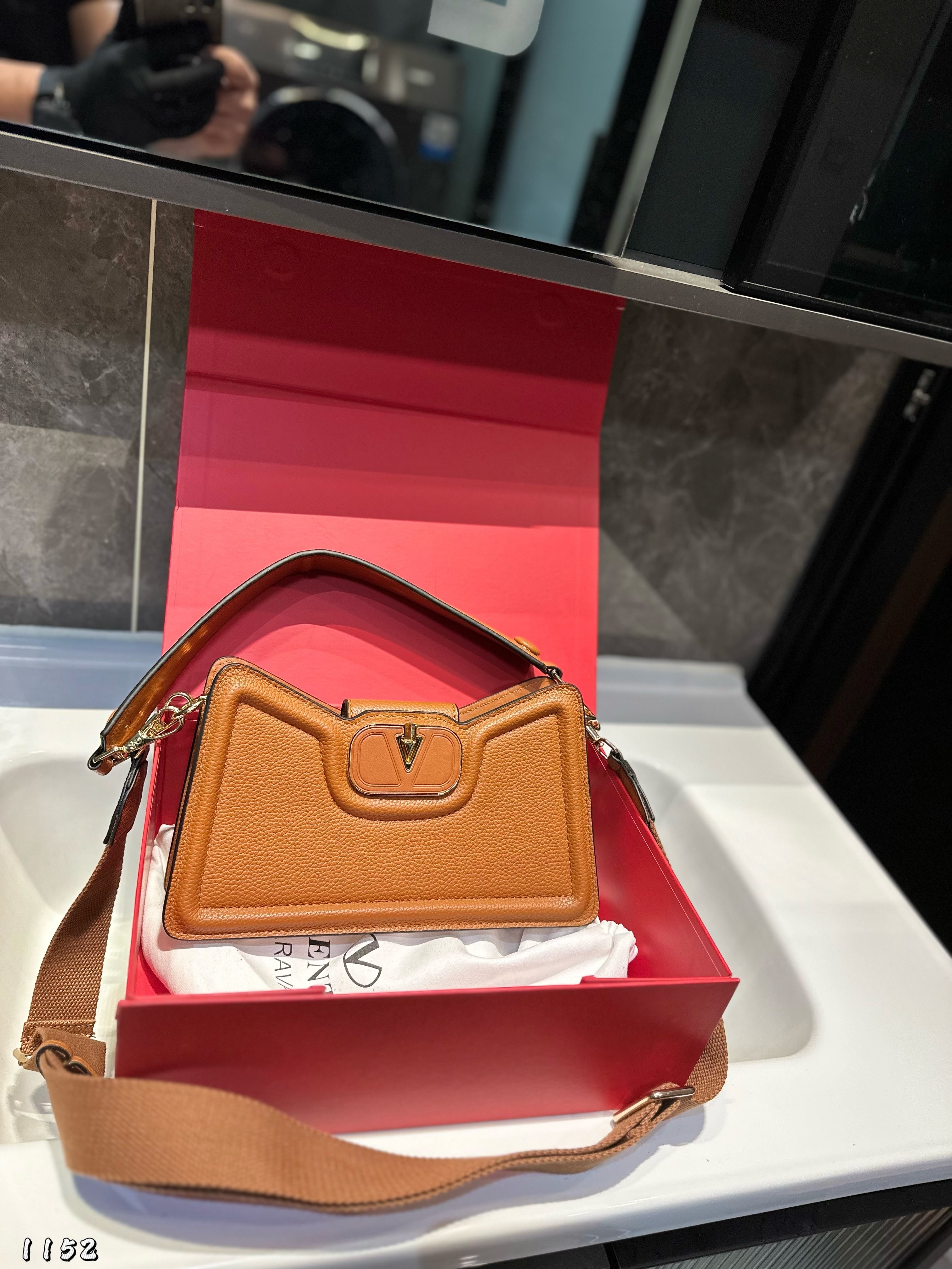 Valent* 25SS Crossbody Bag