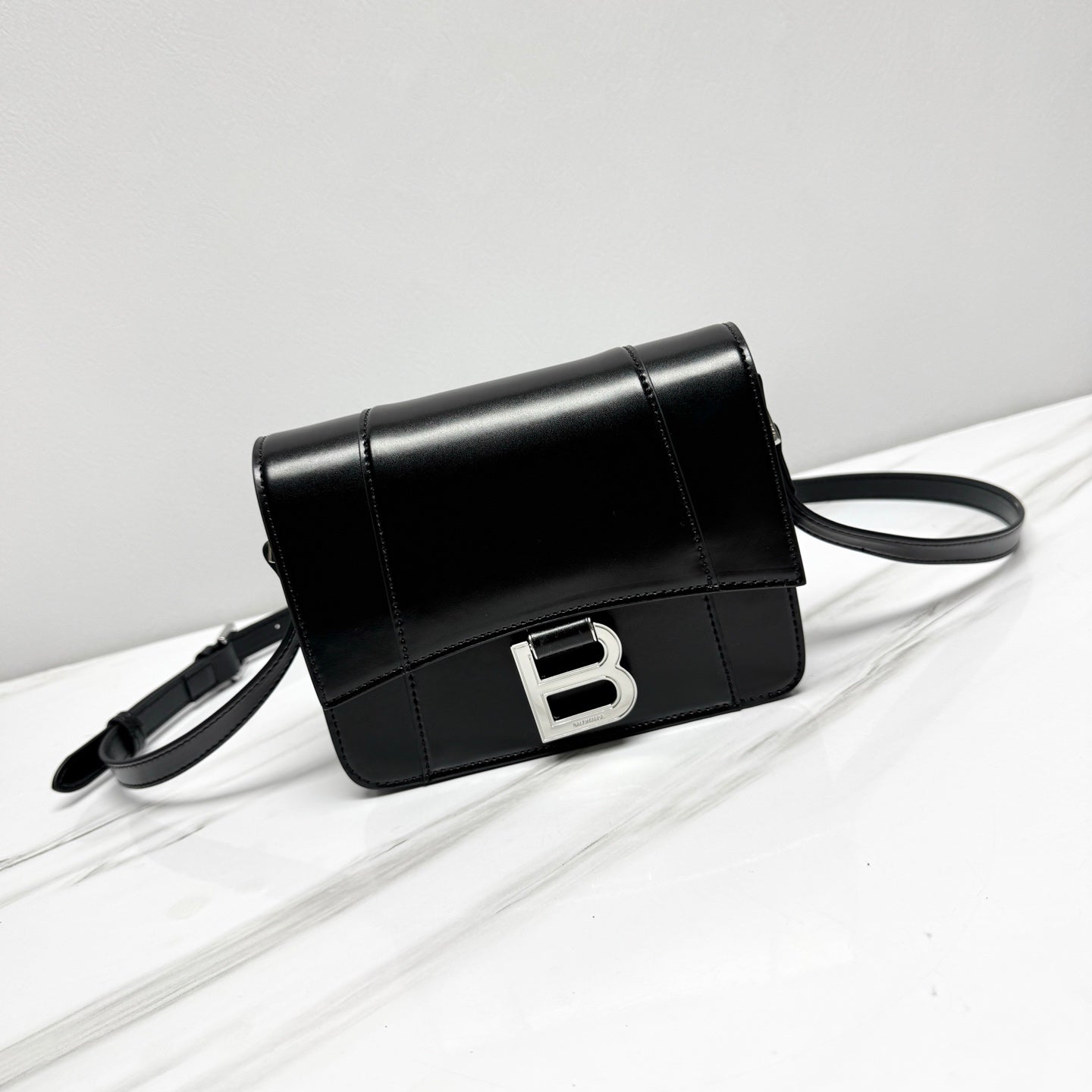 Balenci* 25SS CHINY BOX Crossbody Bag