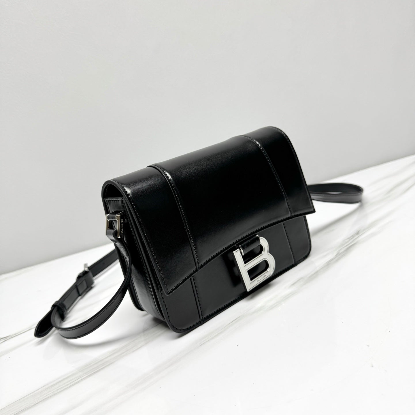 Balenci* 25SS CHINY BOX Crossbody Bag