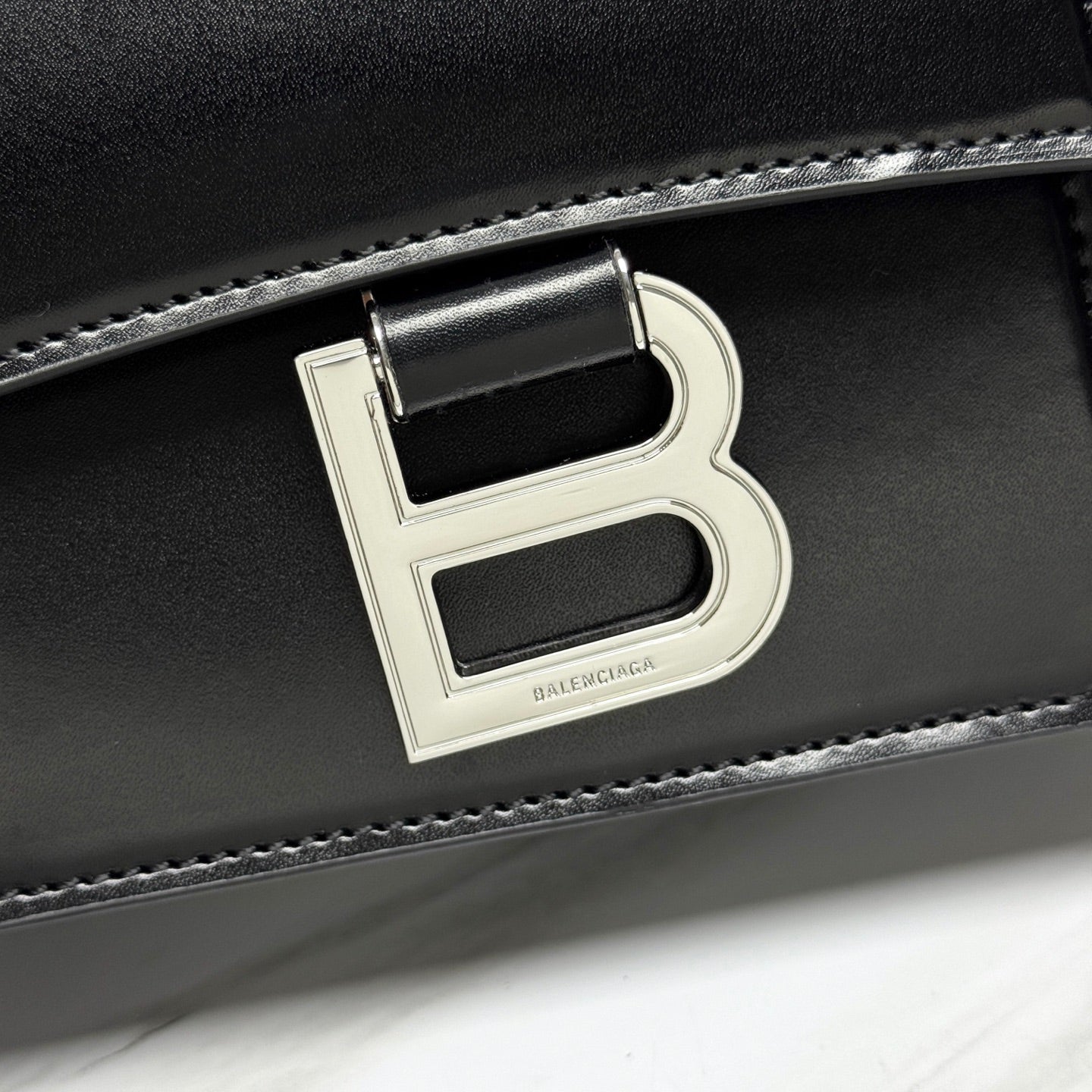 Balenci* 25SS CHINY BOX Crossbody Bag