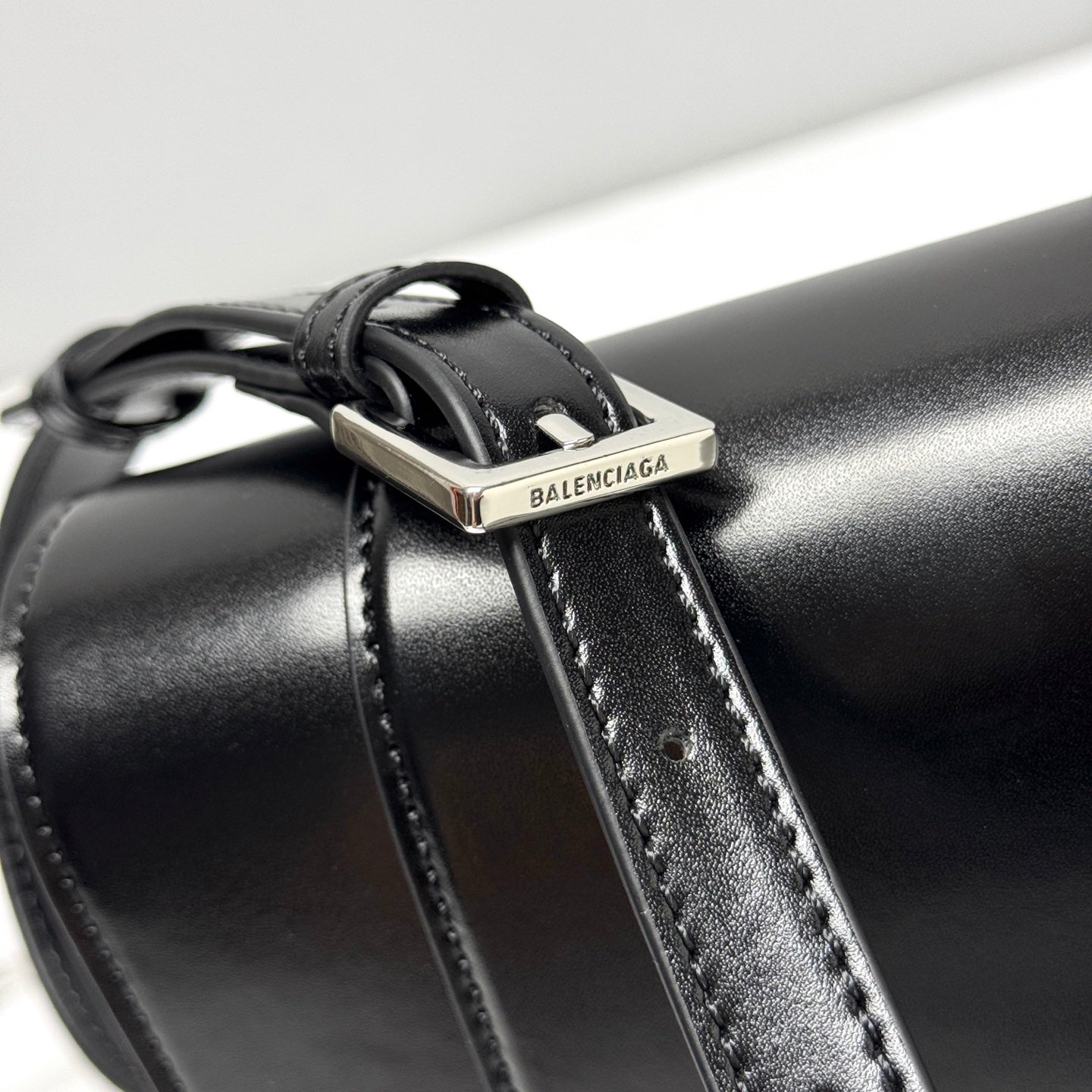 Balenci* 25SS CHINY BOX Crossbody Bag