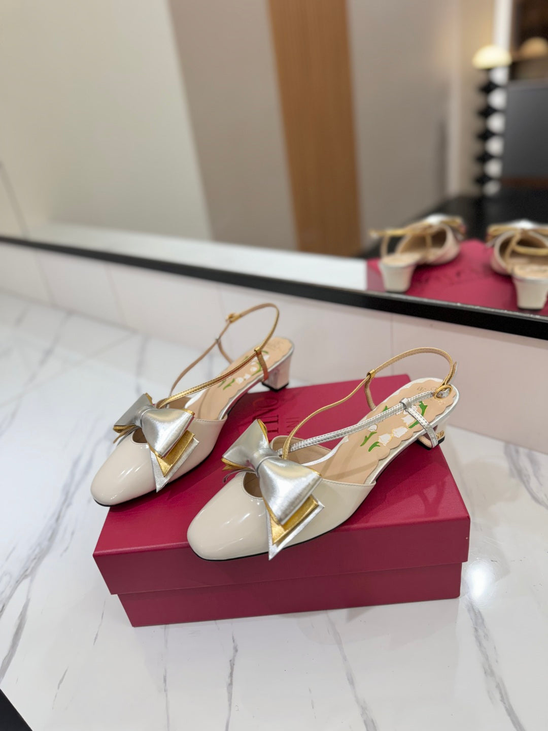 Valent* 25SS bow sandals