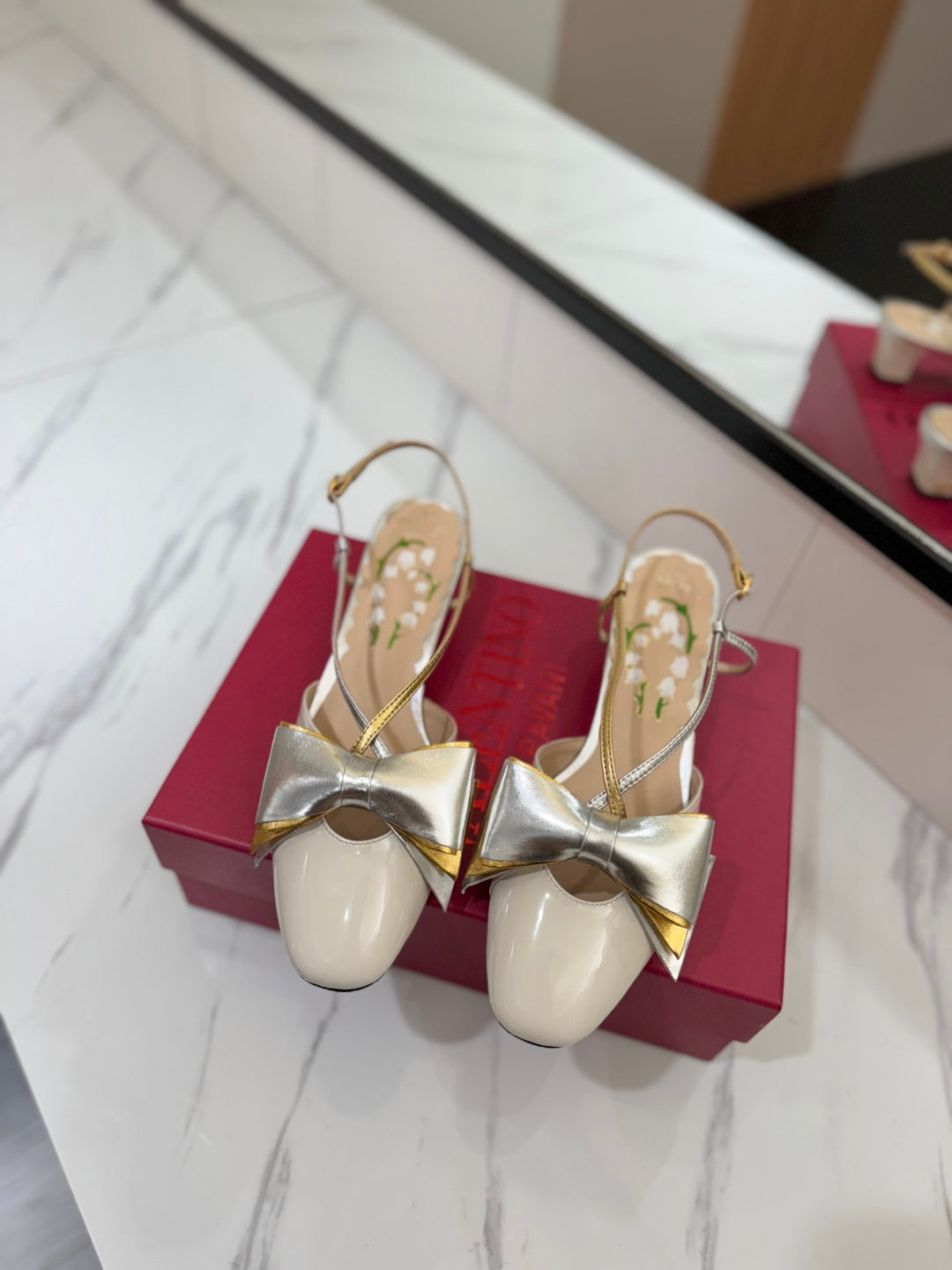 Valent* 25SS bow sandals