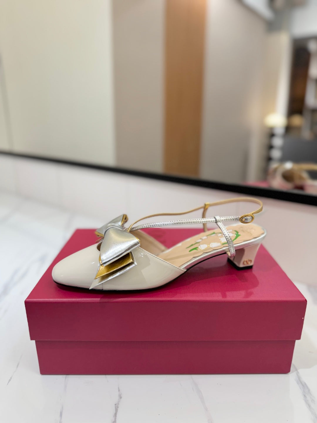 Valent* 25SS bow sandals