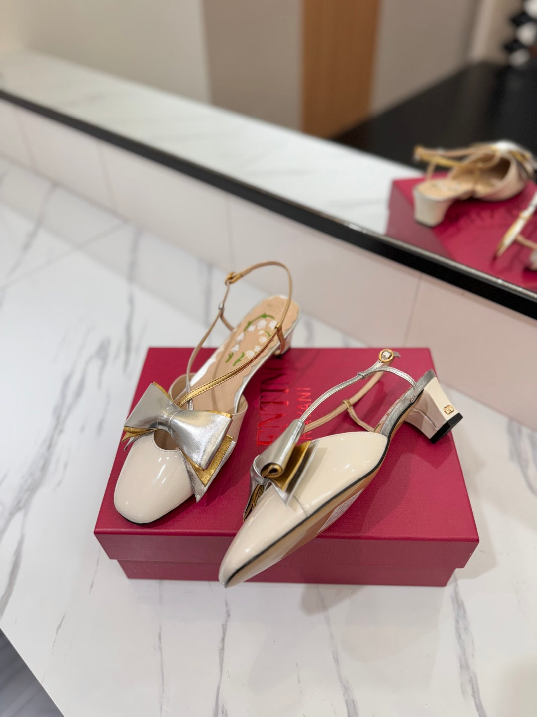 Valent* 25SS bow sandals