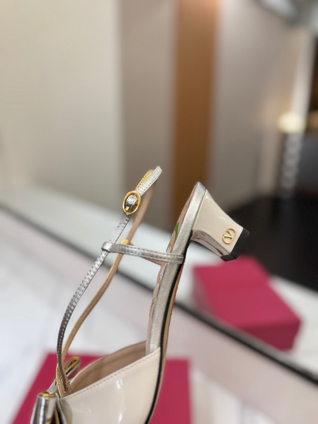 Valent* 25SS bow sandals