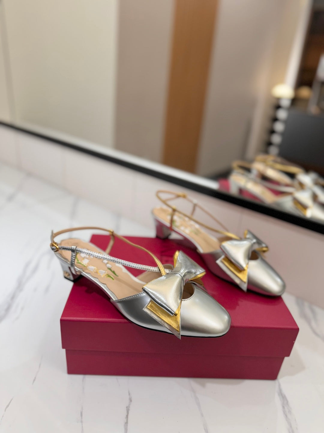 Valent* 25SS bow sandals