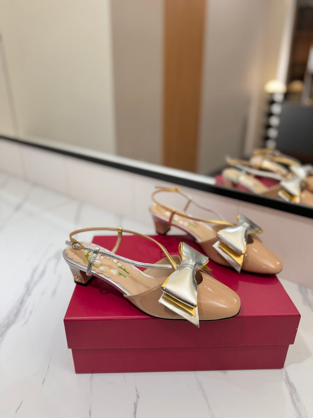 Valent* 25SS bow sandals