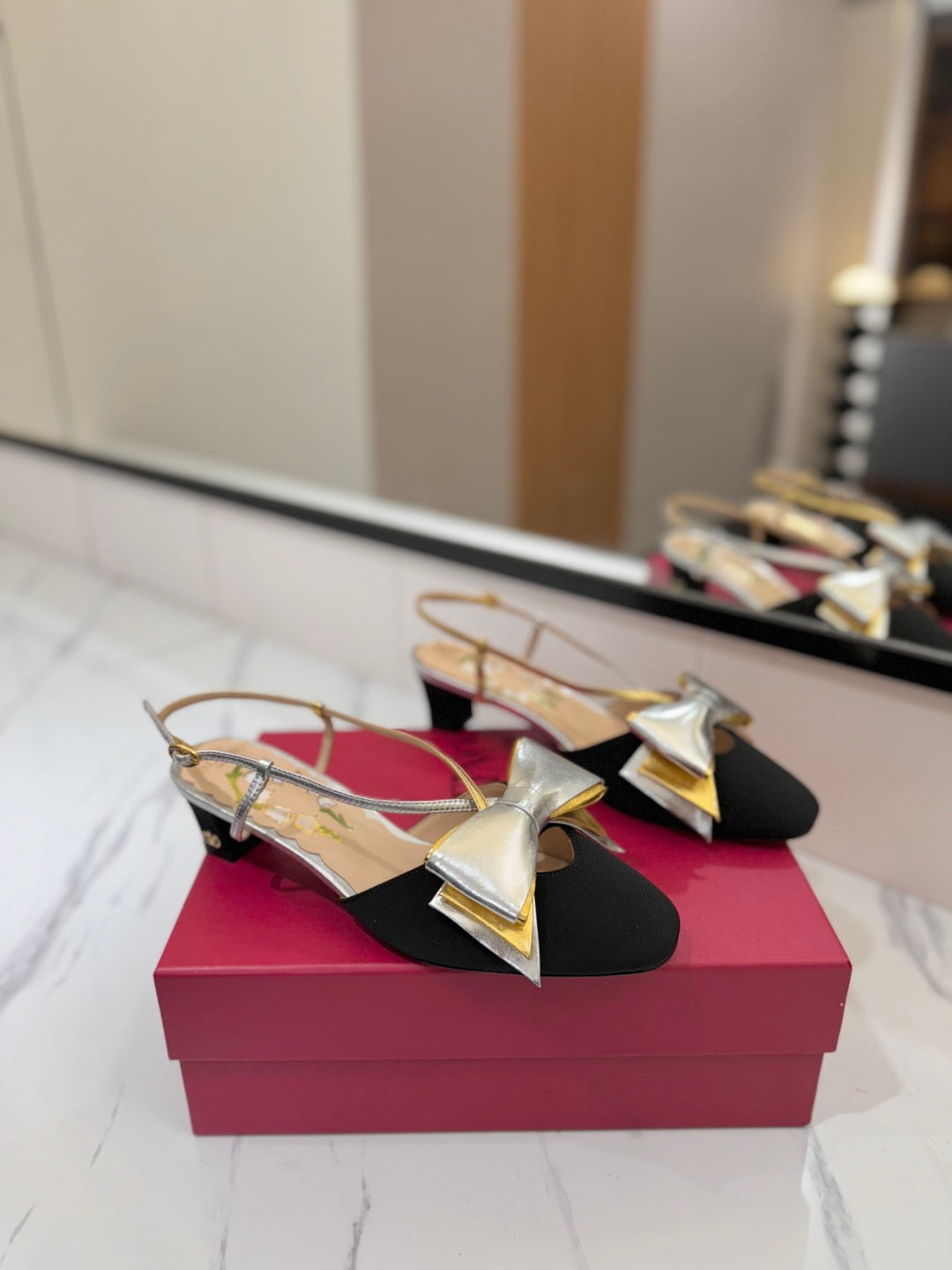 Valent* 25SS bow sandals