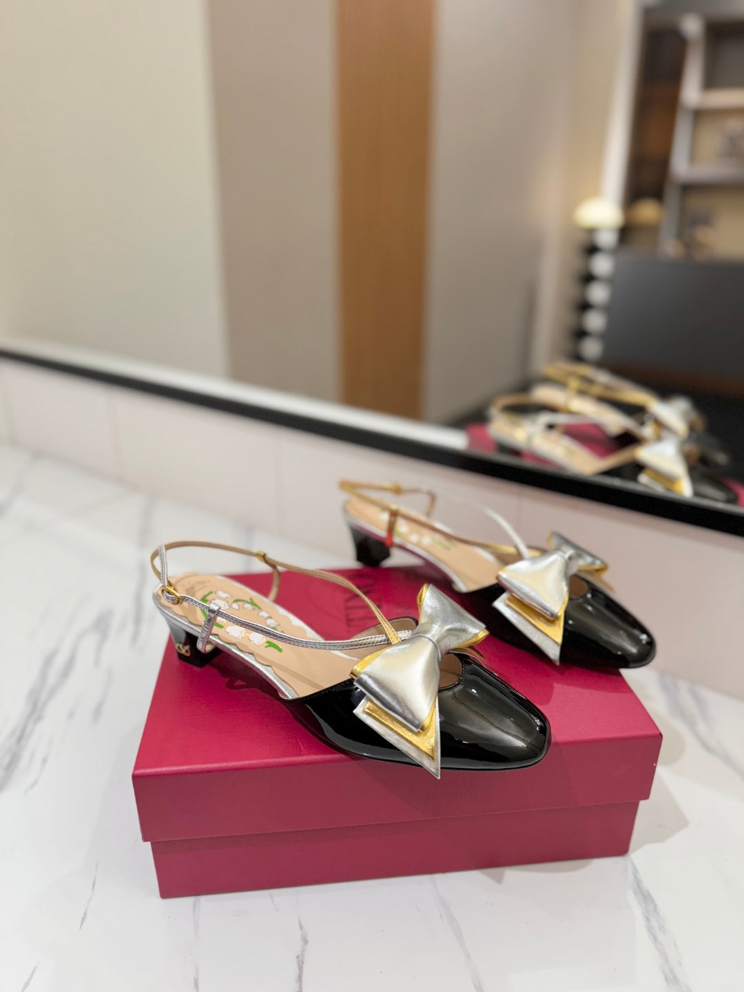 Valent* 25SS bow sandals