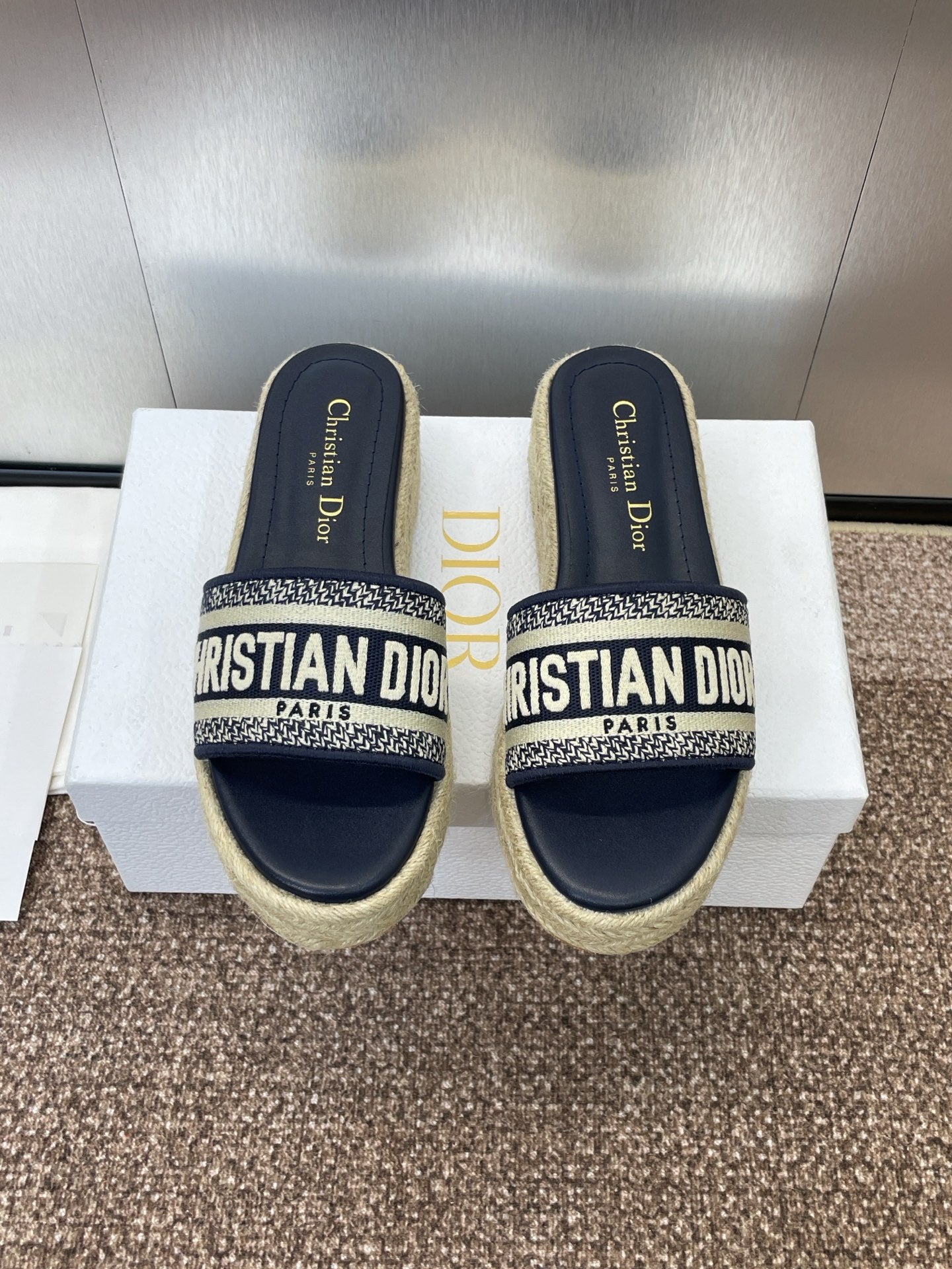 Di* 25SS thick-soled slippers