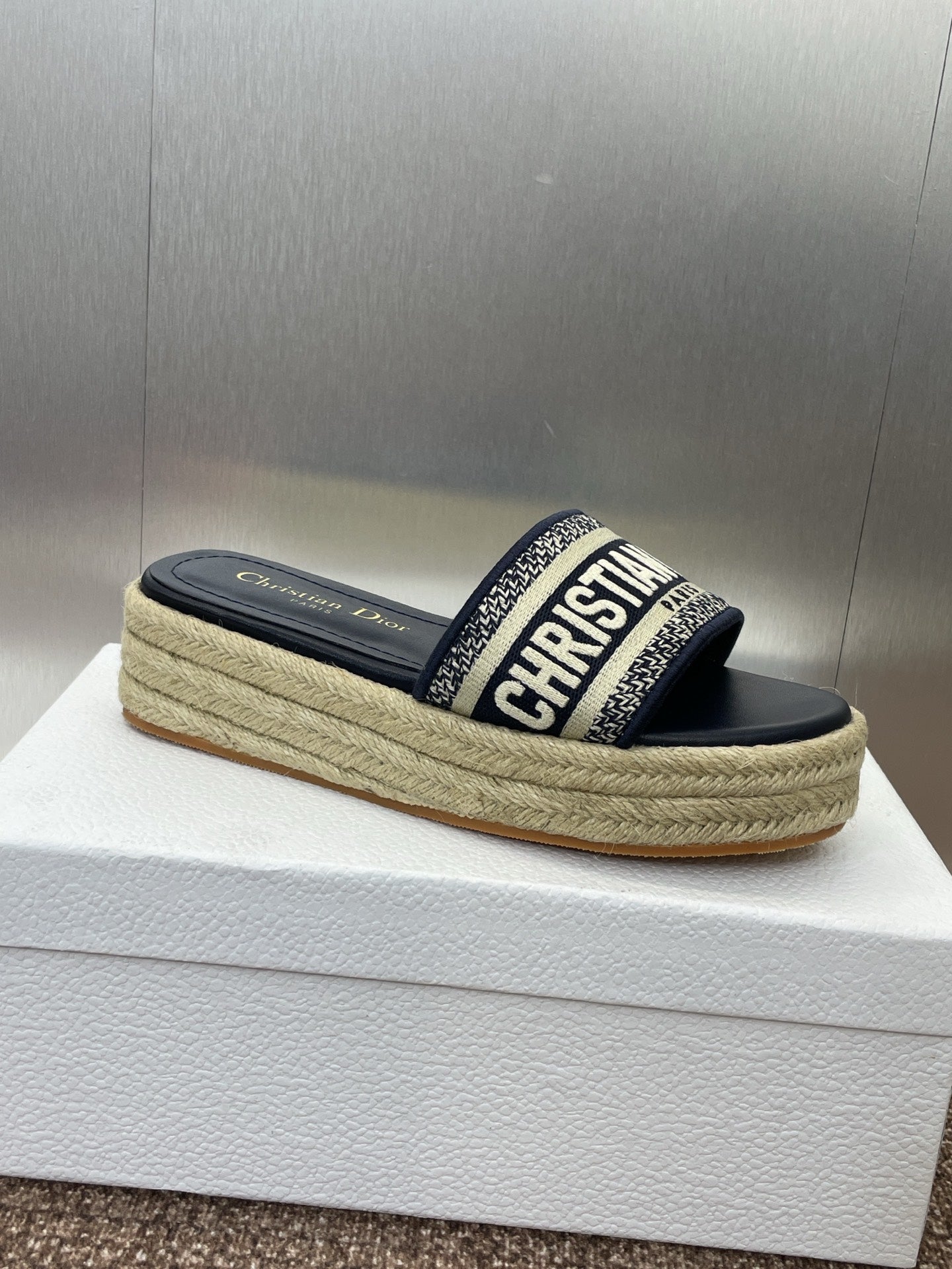 Di* 25SS thick-soled slippers