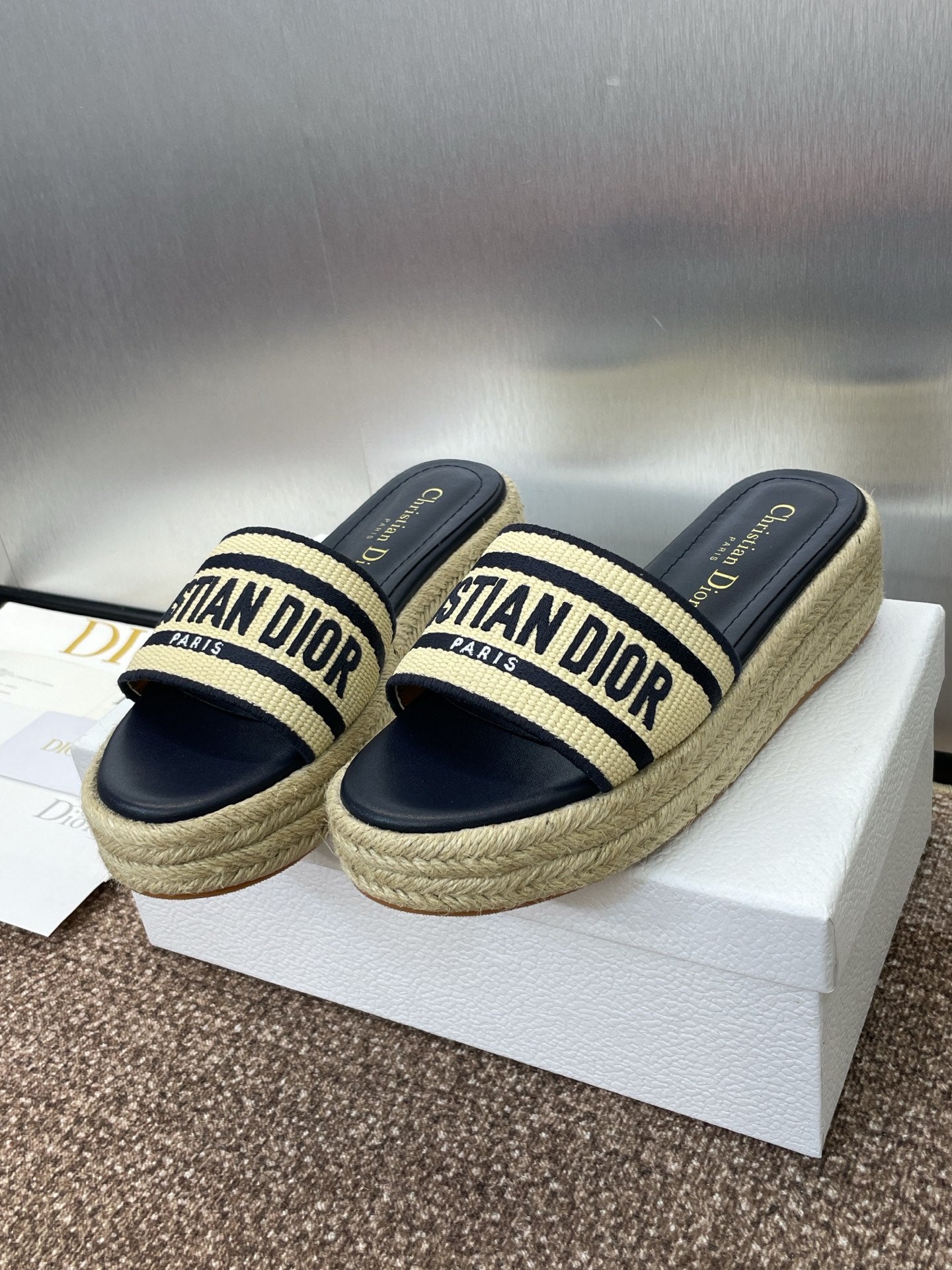 Di* 25SS thick-soled slippers