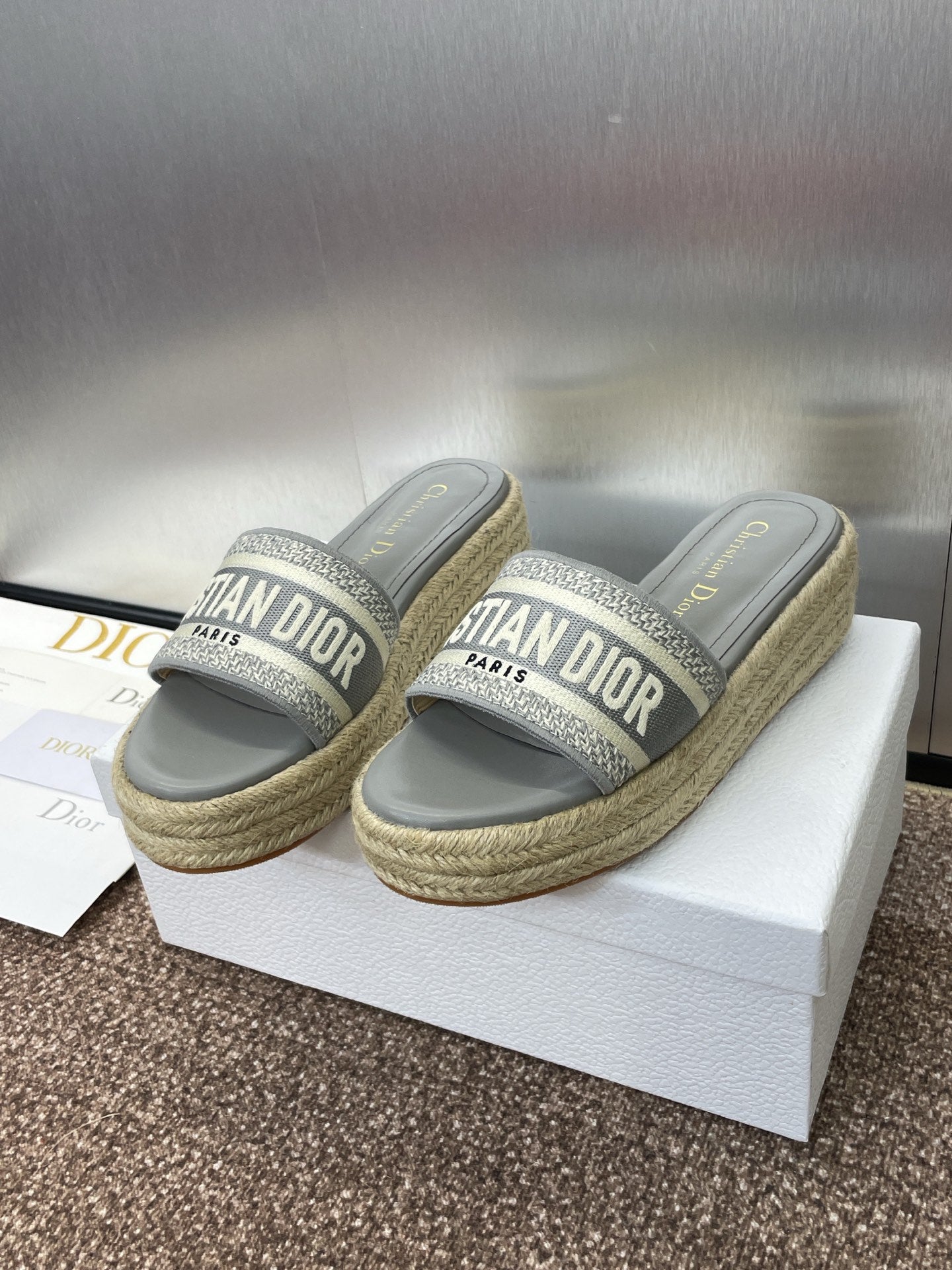 Di* 25SS thick-soled slippers