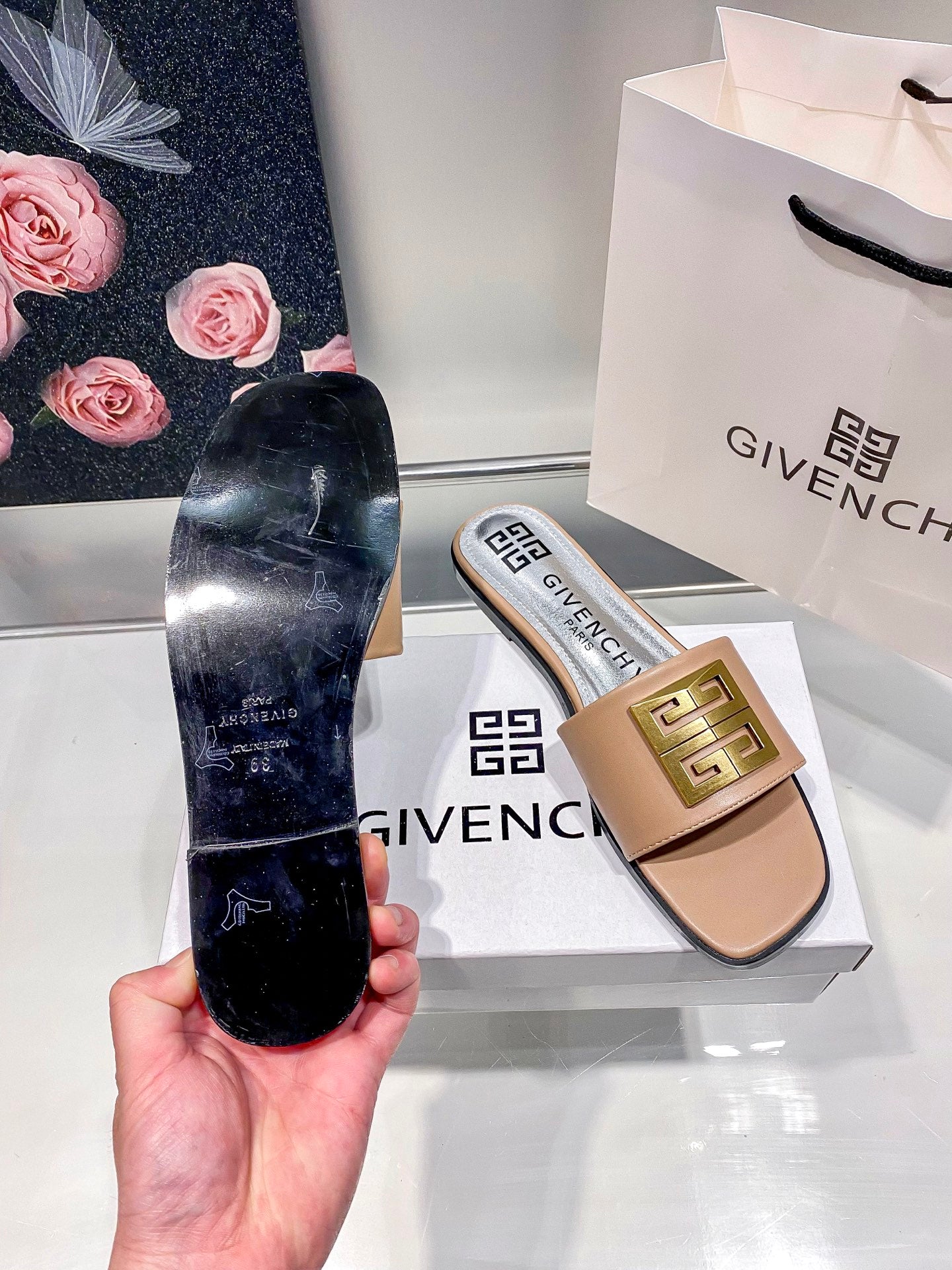 Givenc* 25SS flat slippers