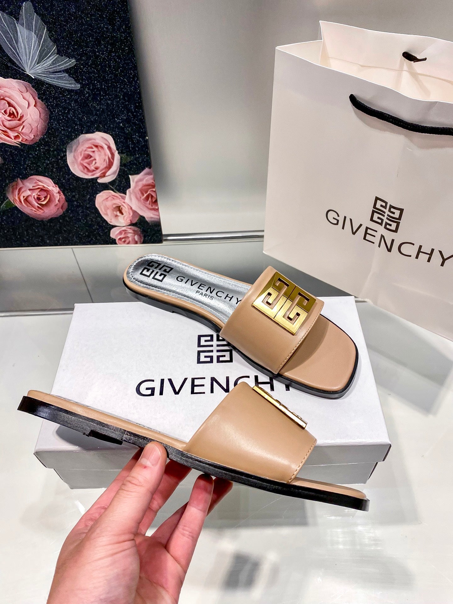 Givenc* 25SS flat slippers