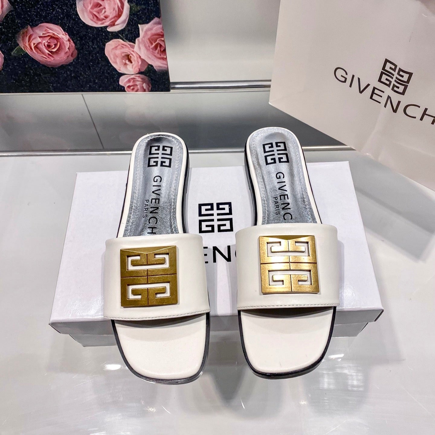 Givenc* 25SS flat slippers