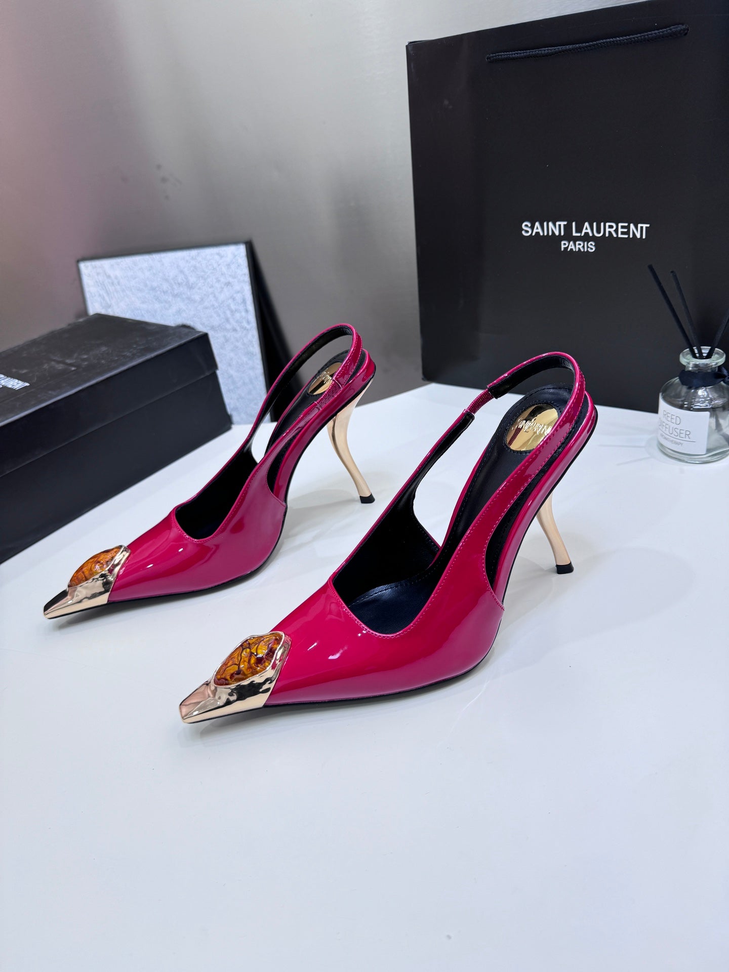 YSL* 25SS pointed high heels