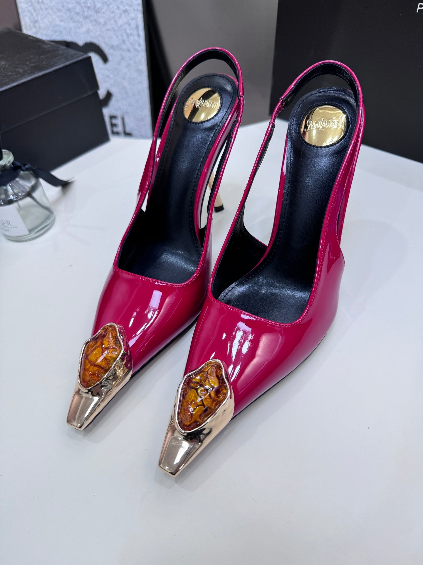 YSL* 25SS pointed high heels