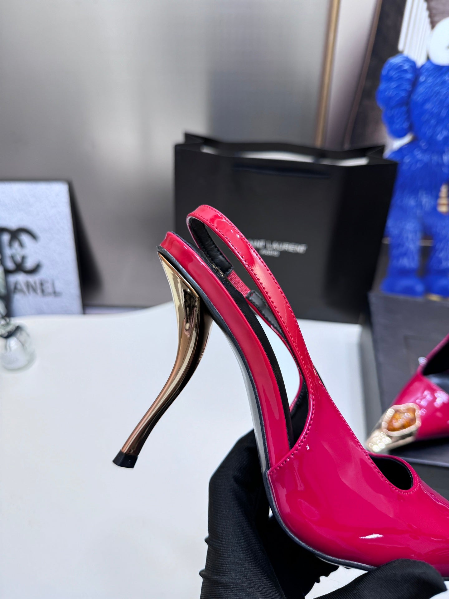 YSL* 25SS pointed high heels